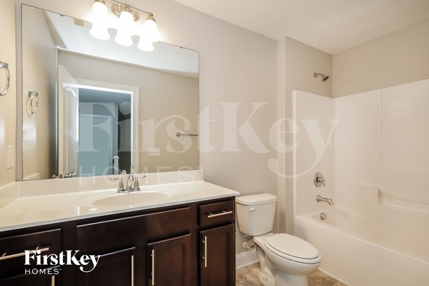 Building Photo - 15230 Aullcin Ct