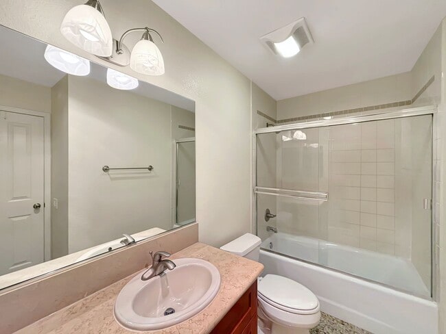 Building Photo - SD: Bright 2BD/2BA Ground-Floor Condo in La Jolla with Covered Patio, Pool & Reserved Parking