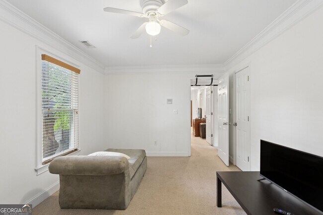 Building Photo - 649 Peeples St SW