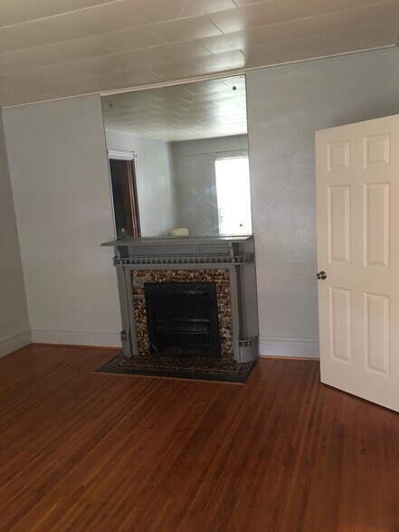 1st Bedroom 2view - 404 Birr St