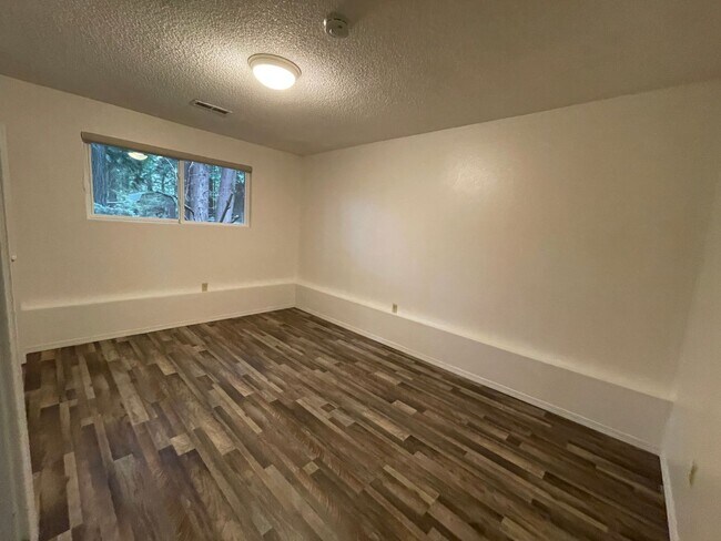 Building Photo - 10800 Lathrop Ln NW