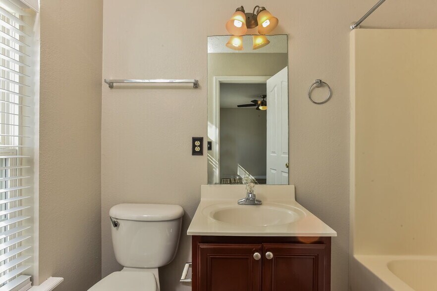 Building Photo - 675 Legacy Dr