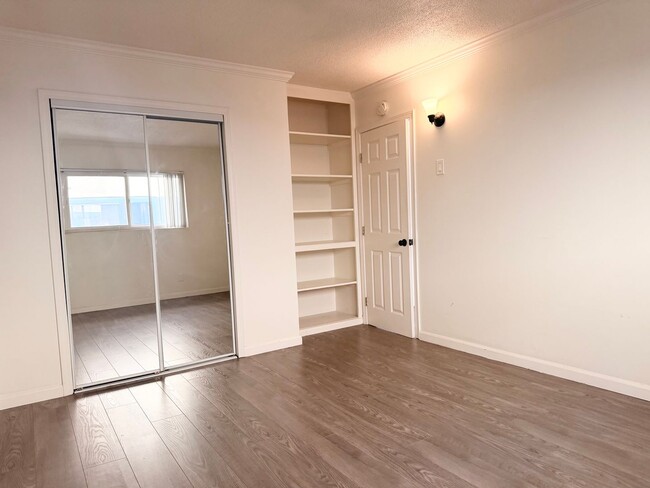 Building Photo - Bright 2 bed 1 bath in Pacific Beach