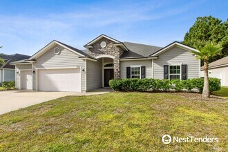 Building Photo - Five Bedroom Beauty in Plummer Creek!