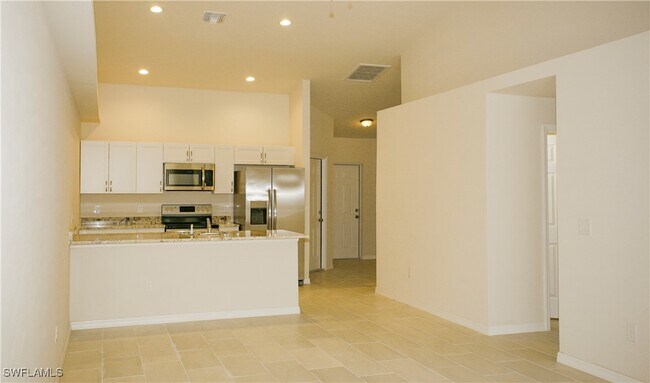 Building Photo - 1307 SE 8th Pl