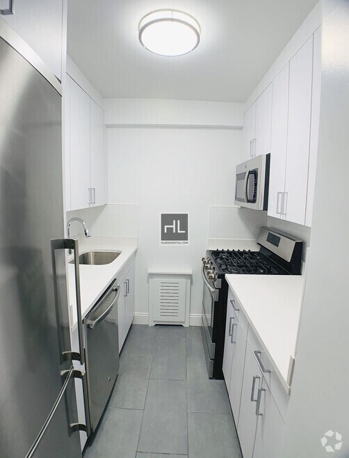 Building Photo - 405 E 56th St