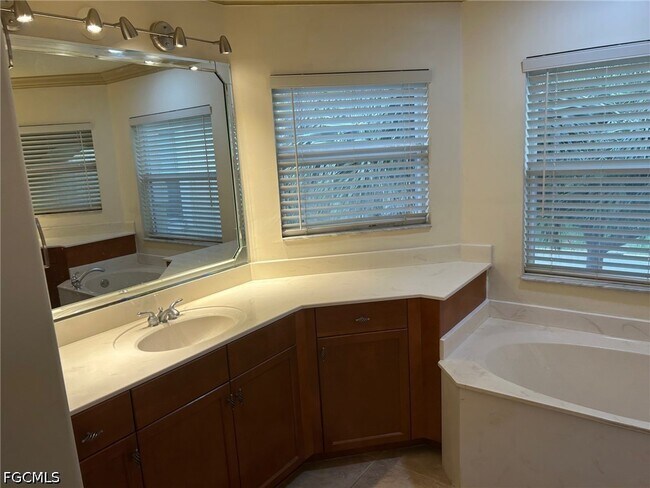 Building Photo - 20650 Torre Del Lago St