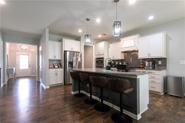 Building Photo - 302 Pebblestone Ln