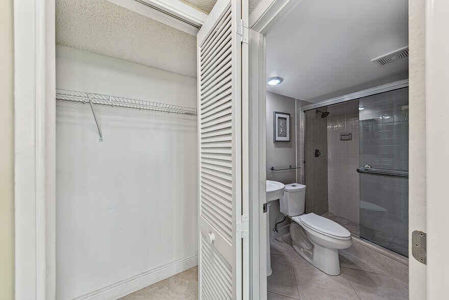 Building Photo - 4000 Cypress Grove Way