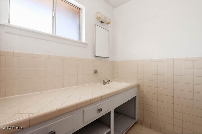 Building Photo - 3313 Cork Dr