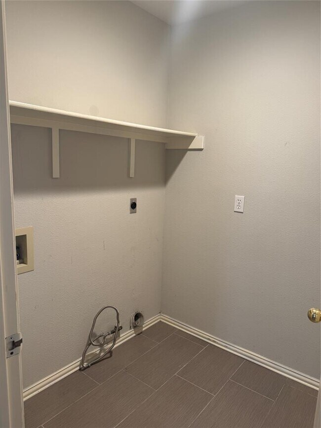 Building Photo - 602 Cloud Ct