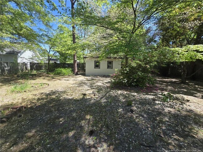 Building Photo - 1819 Cawdor Dr