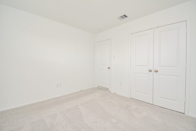 Building Photo - 26811 Urraca Dr