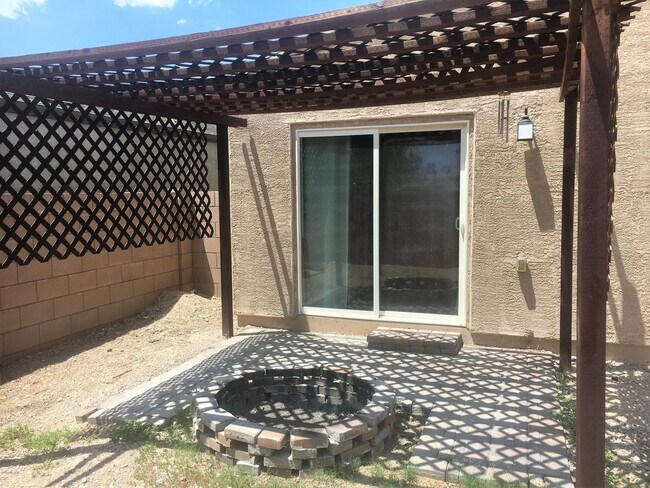 Building Photo - 5210 E Desert Straw Ln