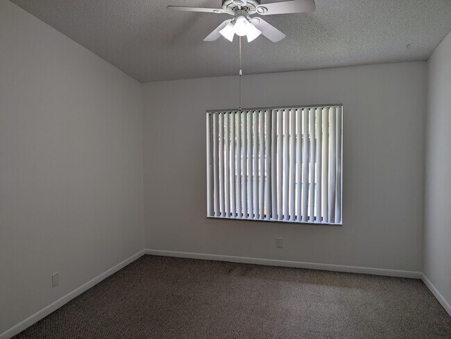 Building Photo - 21951 Soundview Terrace