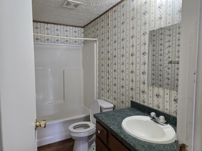 Building Photo - 926 Hollywood Dr