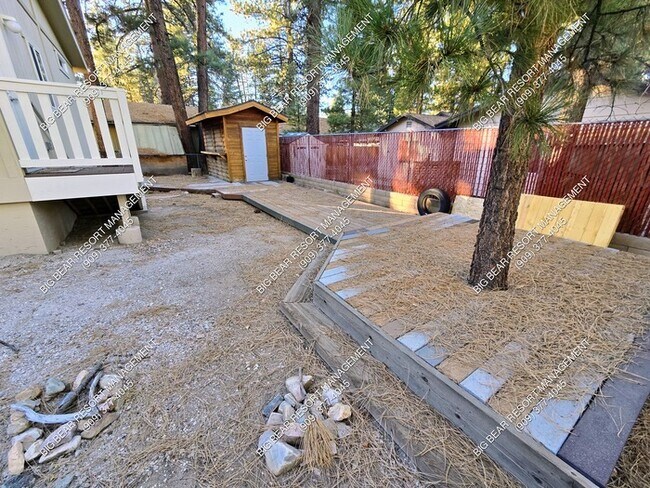 Building Photo - 305 W Sherwood Blvd