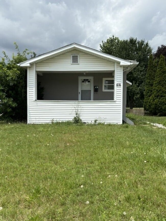 Building Photo - 631 Viewpoint Ave