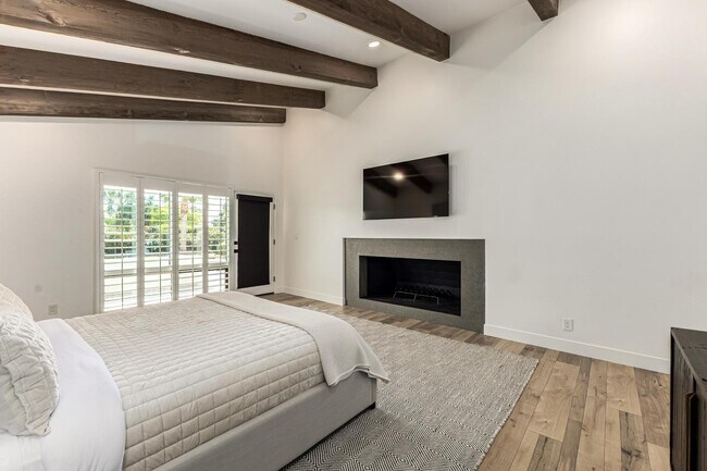 Building Photo - 9917 N 52nd St