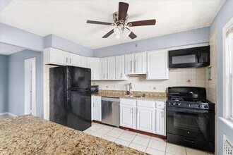 Building Photo - 1400 70th St