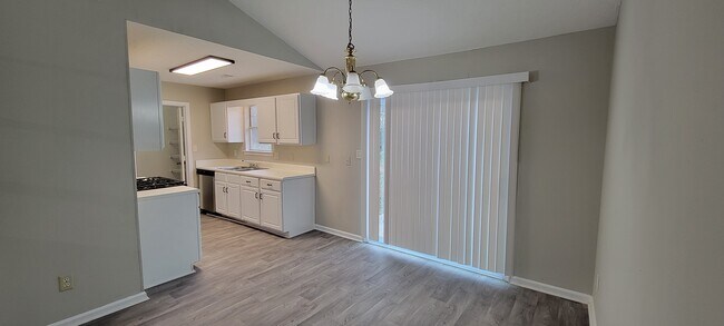 Building Photo - 118 Crystal Brook