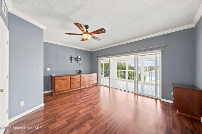 Building Photo - 905 N Harbor City Blvd