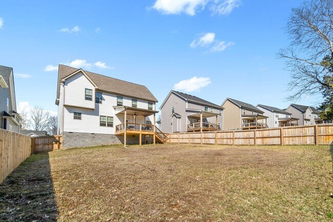 Building Photo - Pet Friendly Four Bedroom!