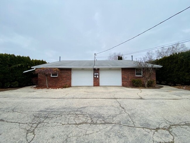 Building Photo - 3037 Humboldt Rd