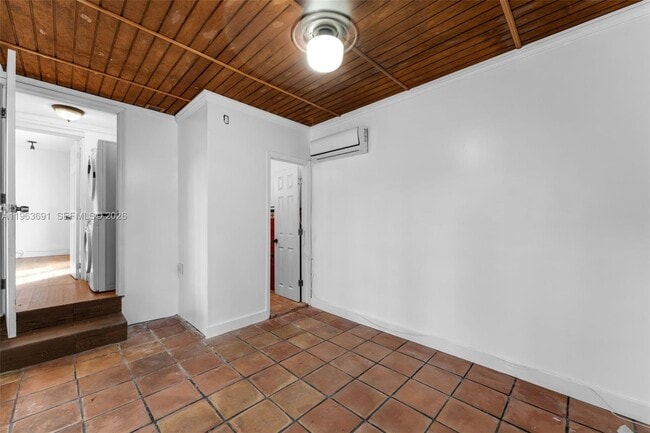 Building Photo - 4220 SW 13th St