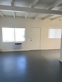 Building Photo - 540 S Mountain View Dr