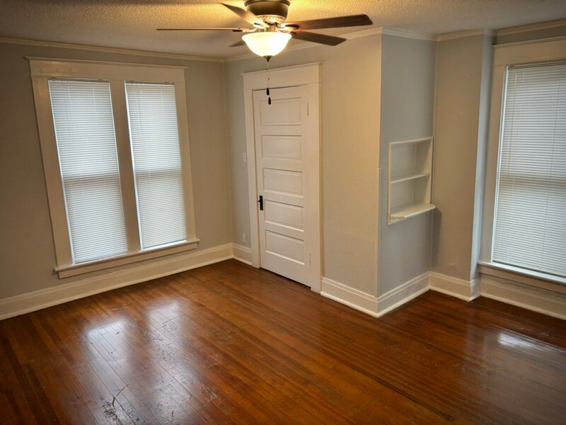 Building Photo - 407 S 12th St