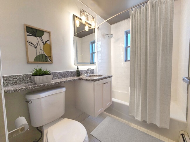 Building Photo - 131 Salmon Brook Dr