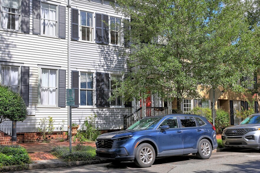 Building Photo - 403 Tattnall St
