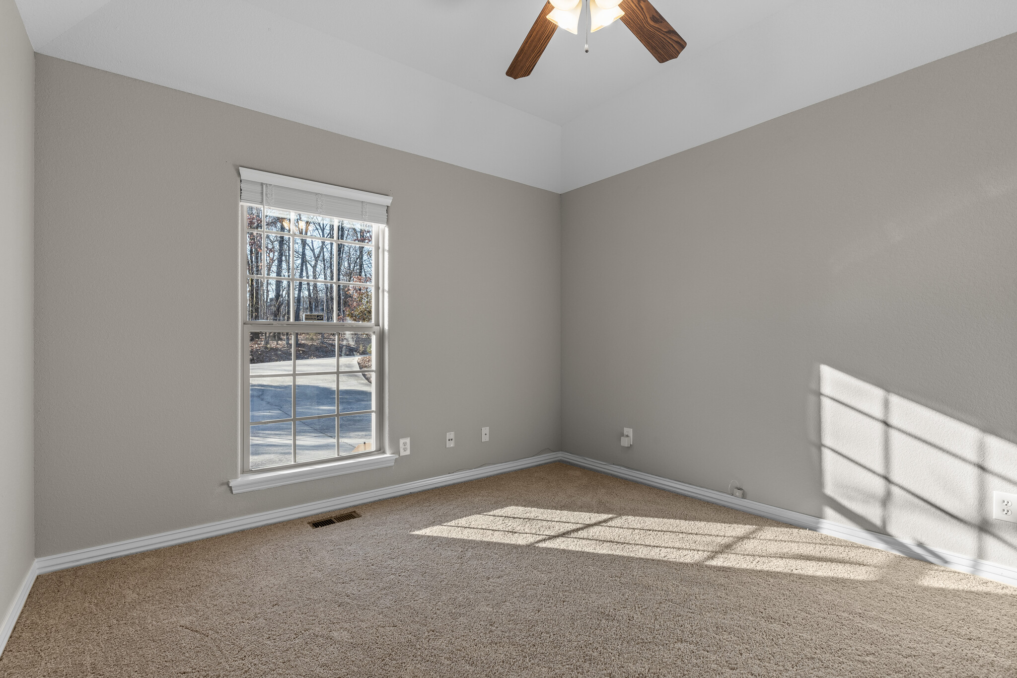 Building Photo - 1 Winchester Ln