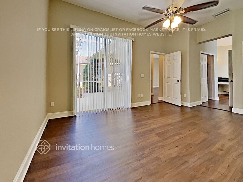 Building Photo - 852 Lakeworth Cir