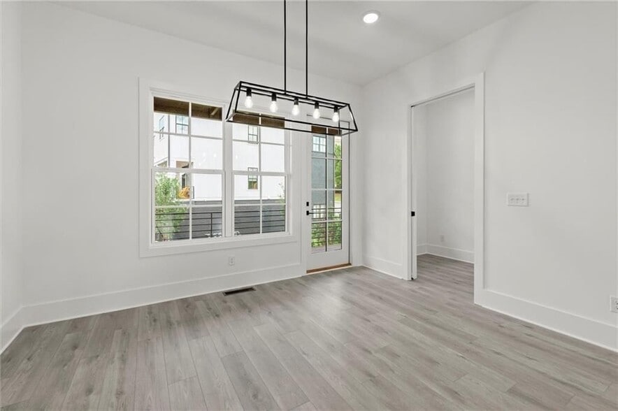 Building Photo - 673 soul Aly