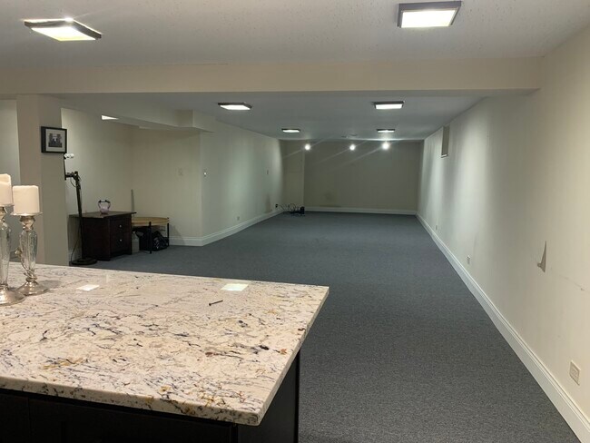 Building Photo - 9624 Karlov Ave