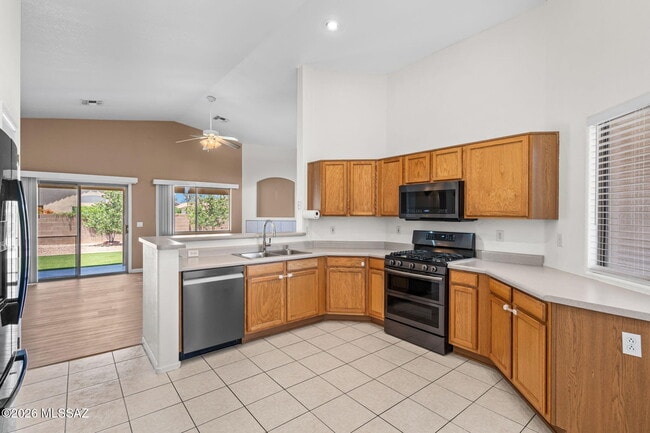 Building Photo - 8969 E Martha Root Ct