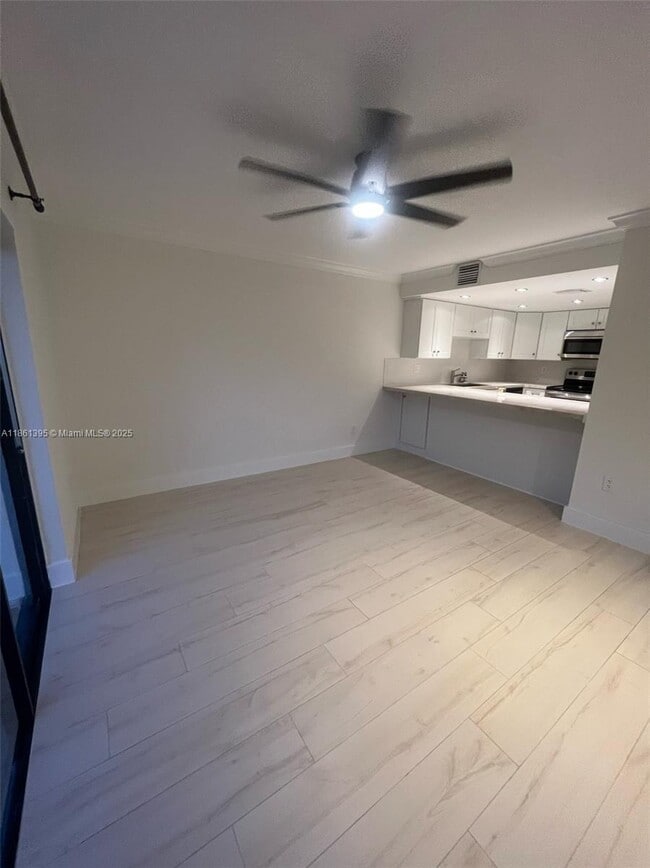 Building Photo - 1122 SW 87th Ave
