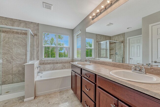 Building Photo - 5643 S Biloxi Way