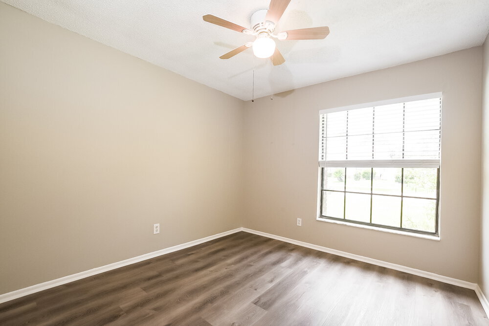 Building Photo - 1214 Lacey Oak Dr