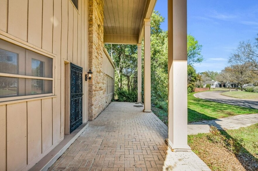 Building Photo - 1111 12th St N