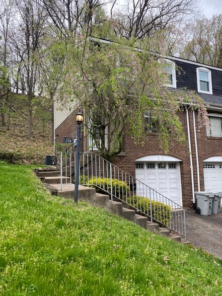 Primary Photo - 134 Parker St
