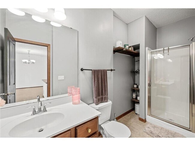 Building Photo - Awesome otesgo property for lease, 3 beds 2 baths, updates through-out!