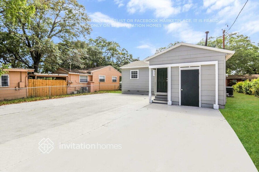 Building Photo - 2334 Auburn St S