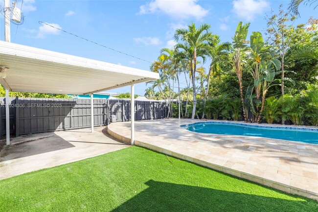 Building Photo - 1627 Moffett St