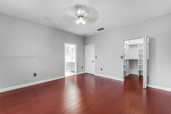 Building Photo - 239 SE 31st Terrace