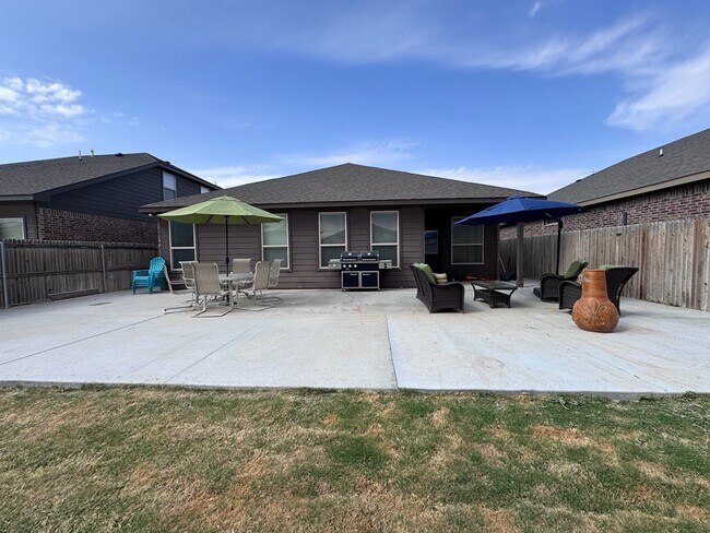 Building Photo - 1710 Wrigley Dr