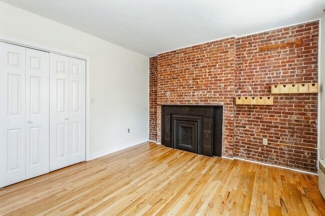 Building Photo - 207 14th St