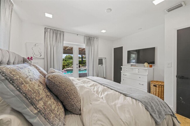 Building Photo - 8750 SW 125th Terrace